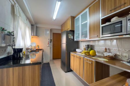 Apartamento à venda com 146m², 4 quartos e 2 vagas Apartamento à venda com 146m², 4 quartos e 2 vagasCozinha