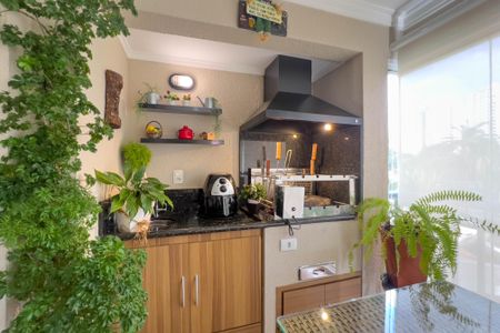 Apartamento à venda com 146m², 4 quartos e 2 vagas Apartamento à venda com 146m², 4 quartos e 2 vagasVaranda