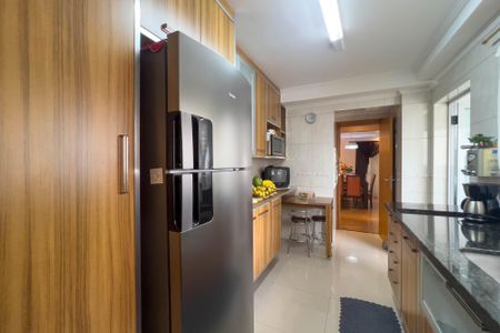 Apartamento à venda com 146m², 4 quartos e 2 vagas Apartamento à venda com 146m², 4 quartos e 2 vagasCozinha