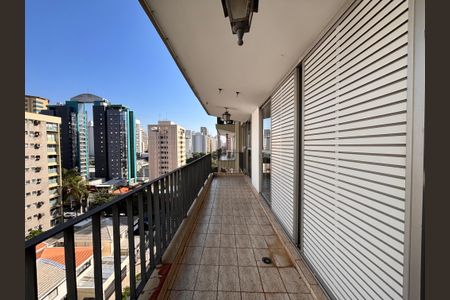 Apartamento à venda com 165m², 3 quartos e 2 vagas Apartamento à venda com 165m², 3 quartos e 2 vagasVaranda