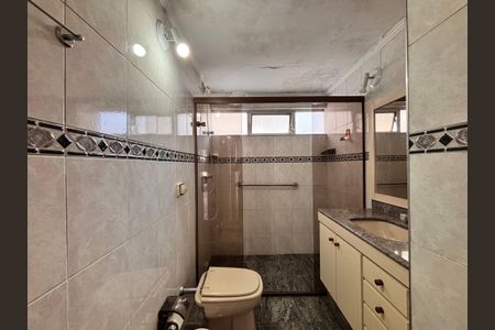 Apartamento à venda com 165m², 3 quartos e 2 vagas Apartamento à venda com 165m², 3 quartos e 2 vagasBanheiro Social