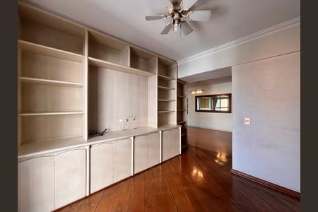 Apartamento à venda com 165m², 3 quartos e 2 vagas Apartamento à venda com 165m², 3 quartos e 2 vagasSala de TV