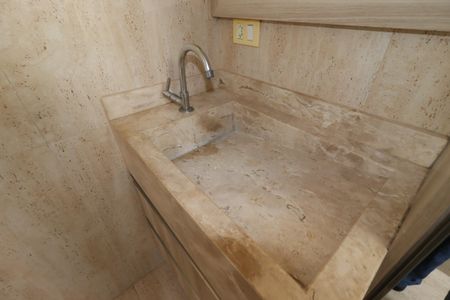 Apartamento à venda com 106m², 2 quartos e 2 vagasBanheiro da Suíte - Pia