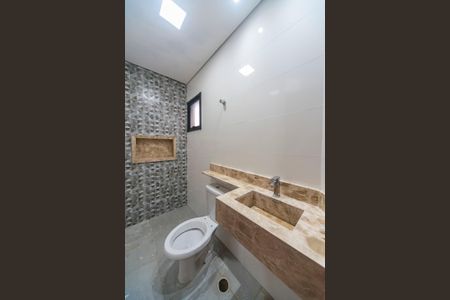 Apartamento à venda com 149m², 3 quartos e 2 vagas Apartamento à venda com 149m², 3 quartos e 2 vagasBanheiro da Suíte