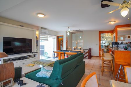 Apartamento à venda com 257m², 3 quartos e 2 vagas Apartamento à venda com 257m², 3 quartos e 2 vagasSala - Cobertura