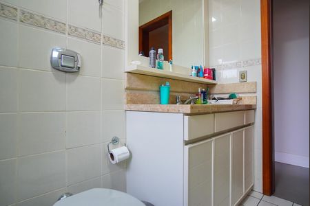 Apartamento à venda com 257m², 3 quartos e 2 vagas Apartamento à venda com 257m², 3 quartos e 2 vagasBanheiro Corredor