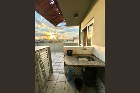 Apartamento à venda com 192m², 4 quartos e 1 vaga Apartamento à venda com 192m², 4 quartos e 1 vagaCobertura