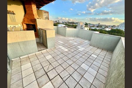Apartamento à venda com 192m², 4 quartos e 1 vaga Apartamento à venda com 192m², 4 quartos e 1 vagaCobertura