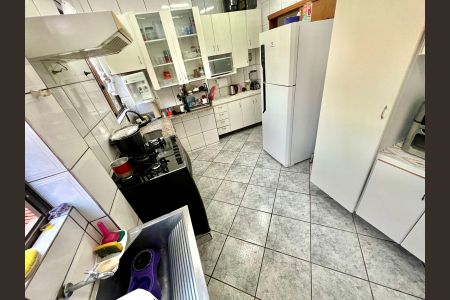 Apartamento à venda com 192m², 4 quartos e 1 vaga Apartamento à venda com 192m², 4 quartos e 1 vagaCozinha