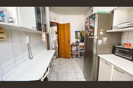 Apartamento à venda com 94m², 3 quartos e 2 vagas Apartamento à venda com 94m², 3 quartos e 2 vagasCozinha