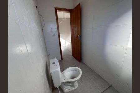 Casa à venda com 71m², 3 quartos e 2 vagas Casa à venda com 71m², 3 quartos e 2 vagasBanheiro Social