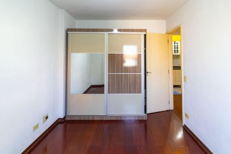 Apartamento à venda com 77m², 3 quartos e 2 vagas Apartamento à venda com 77m², 3 quartos e 2 vagasSuíte 2
