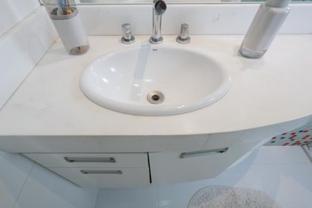 Apartamento à venda com 156m², 3 quartos e 3 vagas Apartamento à venda com 156m², 3 quartos e 3 vagasBanheiro da suíte 3
