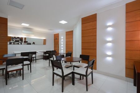 Apartamento à venda com 156m², 3 quartos e 3 vagas Apartamento à venda com 156m², 3 quartos e 3 vagasÁrea comum - Salão de festas