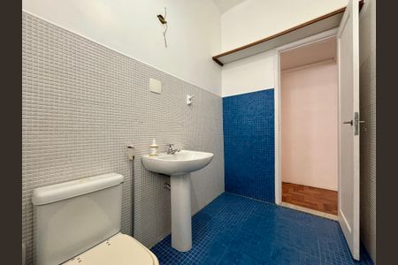 Apartamento à venda com 69m², 2 quartos e sem vagaBanheiro social