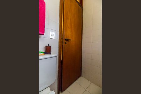 Casa de condomínio à venda com 353m², 4 quartos e 4 vagasBanheiro 2