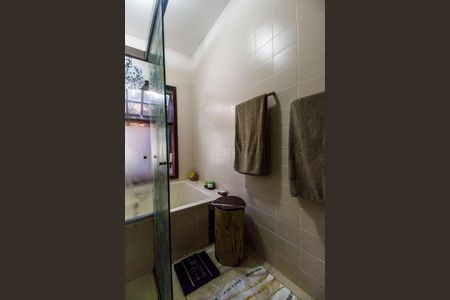 Casa de condomínio à venda com 353m², 4 quartos e 4 vagasBanheiro da Suíte