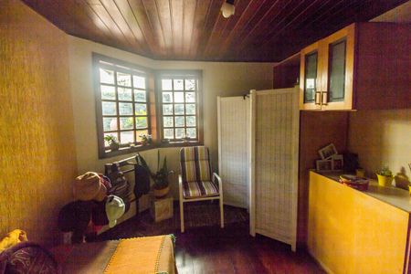 Casa de condomínio à venda com 353m², 4 quartos e 4 vagasEscritório