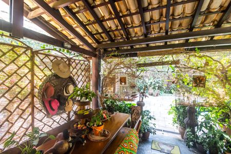 Casa de condomínio à venda com 353m², 4 quartos e 4 vagasVista da Sala