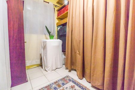 Casa de condomínio à venda com 353m², 4 quartos e 4 vagasQuarto de Serviço