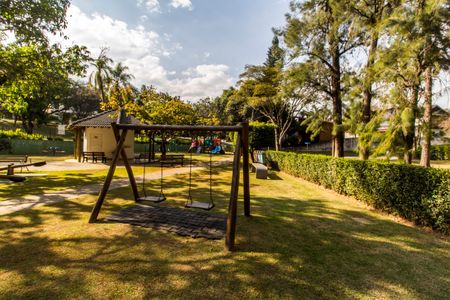 Casa de condomínio à venda com 353m², 4 quartos e 4 vagasÁrea comum - Playground