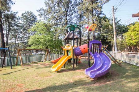 Casa de condomínio à venda com 353m², 4 quartos e 4 vagasÁrea comum - Playground