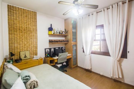 Casa de condomínio à venda com 353m², 4 quartos e 4 vagasQuarto 3