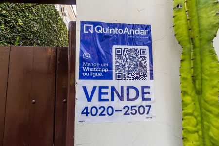 Casa de condomínio à venda com 353m², 4 quartos e 4 vagasPlaca