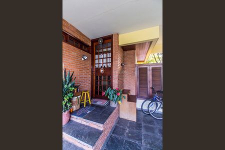 Casa de condomínio à venda com 353m², 4 quartos e 4 vagasEntrada