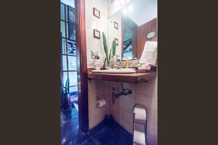 Casa de condomínio à venda com 353m², 4 quartos e 4 vagasBanheiro 3