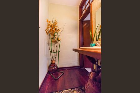 Casa de condomínio à venda com 353m², 4 quartos e 4 vagasBanheiro 2