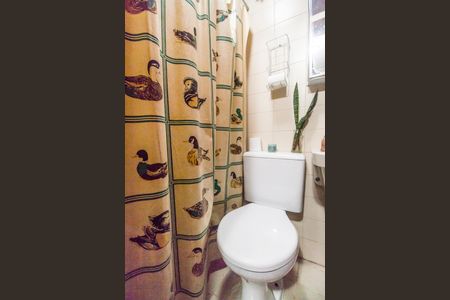 Casa de condomínio à venda com 353m², 4 quartos e 4 vagasBanheiro de Serviço