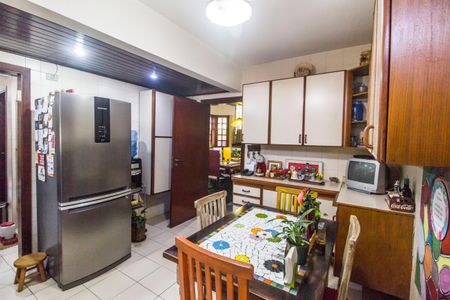 Casa de condomínio à venda com 353m², 4 quartos e 4 vagasCozinha