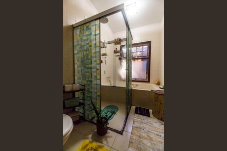 Casa de condomínio à venda com 353m², 4 quartos e 4 vagasBanheiro da Suíte