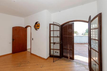 Casa à venda com 289m², 4 quartos e 2 vagas Casa à venda com 289m², 4 quartos e 2 vagasSuíte