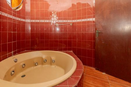 Casa à venda com 289m², 4 quartos e 2 vagas Casa à venda com 289m², 4 quartos e 2 vagasBanheiro da Suíte