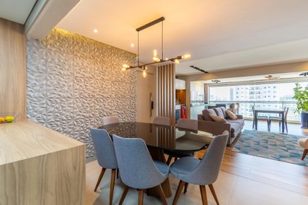 Apartamento para alugar com 149m², 3 quartos e 3 vagas Apartamento para alugar com 149m², 3 quartos e 3 vagasSala de Jantar