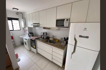Apartamento à venda com 72m², 2 quartos e 1 vaga Apartamento à venda com 72m², 2 quartos e 1 vagaCozinha e Área de Serviço