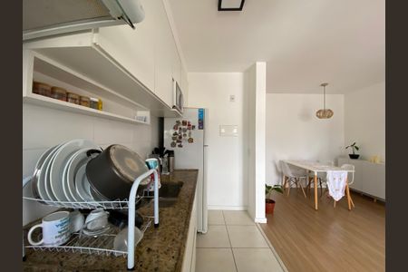 Apartamento à venda com 72m², 2 quartos e 1 vaga Apartamento à venda com 72m², 2 quartos e 1 vagaCozinha e Área de Serviço