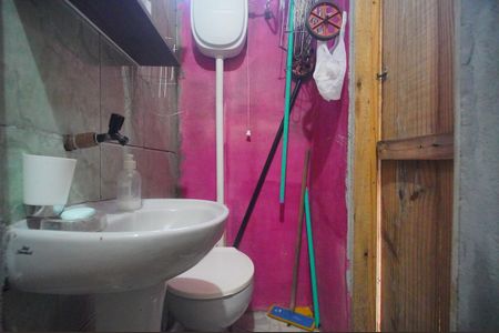 Casa à venda com 320m², 2 quartos e 3 vagasBanheiro Social