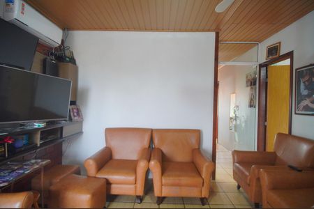 Casa à venda com 320m², 2 quartos e 3 vagasSala