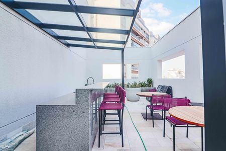 Apartamento à venda com 73m², 2 quartos e 1 vaga Apartamento à venda com 73m², 2 quartos e 1 vagaÁrea comum - Piscina