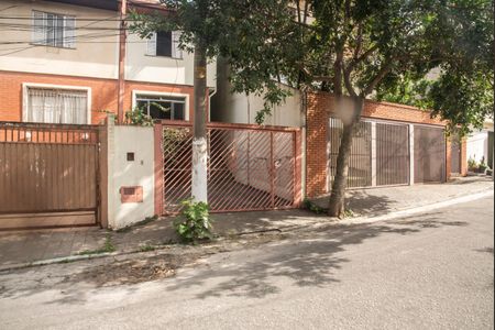 Casa à venda com 105m², 3 quartos e 2 vagasFachada