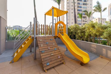Apartamento à venda com 95m², 2 quartos e 2 vagasÁrea comum - Playground