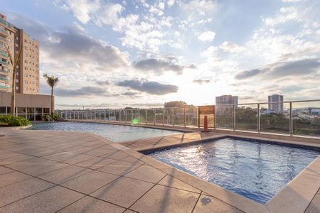 Apartamento à venda com 95m², 2 quartos e 2 vagasÁrea comum - Piscina