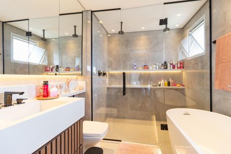 Apartamento à venda com 95m², 2 quartos e 2 vagasBanheiro da suíte 2