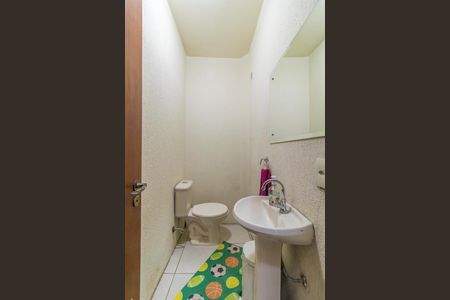 Casa à venda com 220m², 4 quartos e 2 vagasLavabo