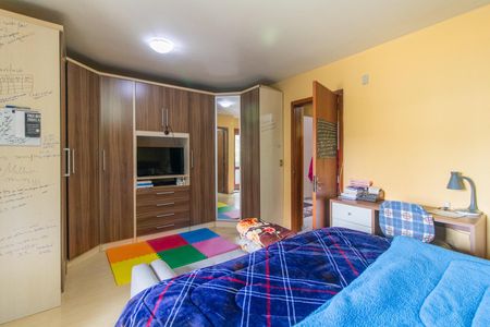 Casa à venda com 220m², 4 quartos e 2 vagas/Suite 2