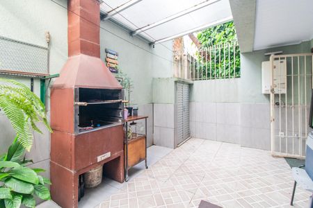 Casa à venda com 220m², 4 quartos e 2 vagasQuintal
