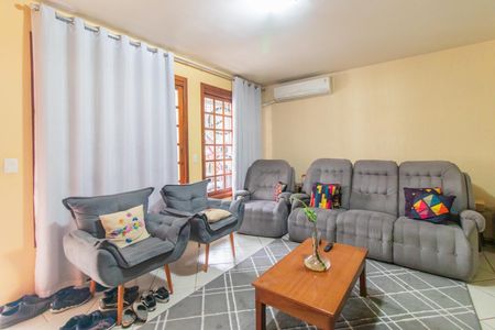 Casa à venda com 220m², 4 quartos e 2 vagasSala